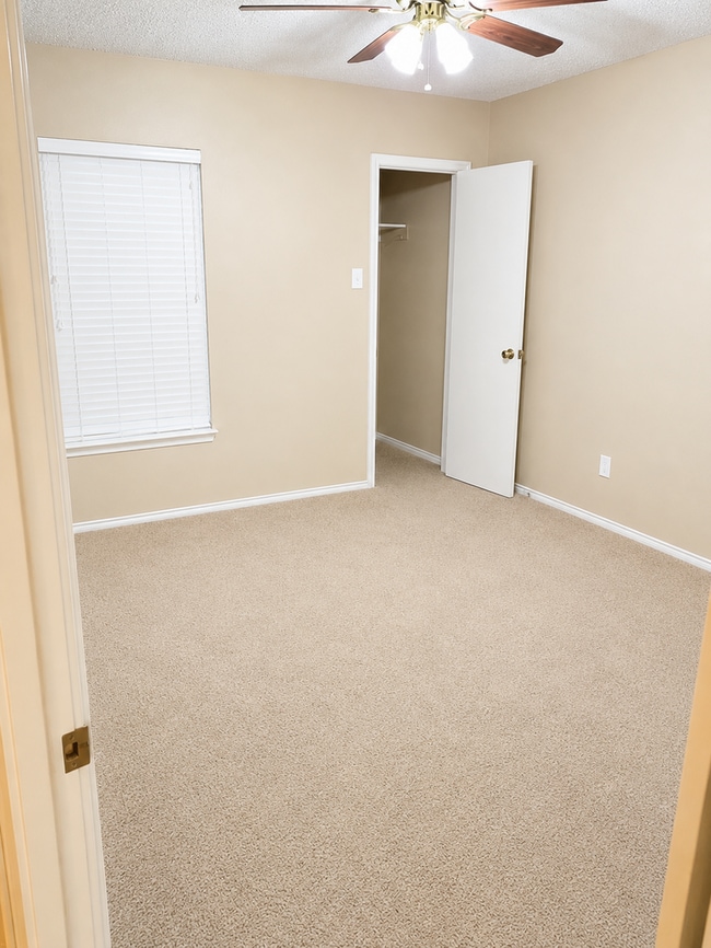 Building Photo - AVAILABLE JULY 1st; APPLY AT OUR WEBSITE TODAY!!