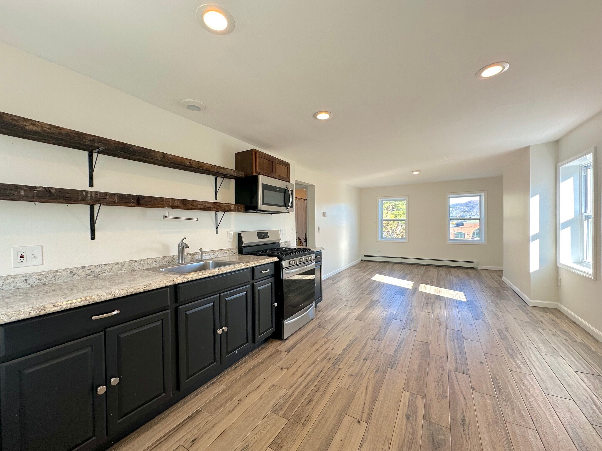 Building Photo - 71 Liberty St