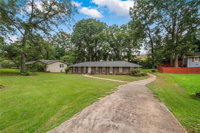 Building Photo - 4839 Lehigh Dr