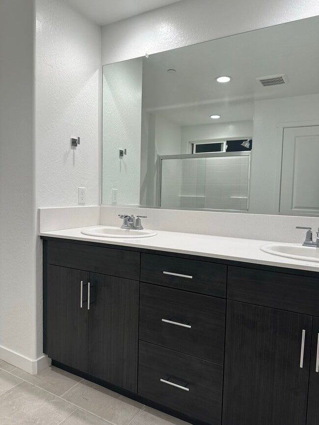 Building Photo - Welcome To This Charming Two-Story Home Ne...