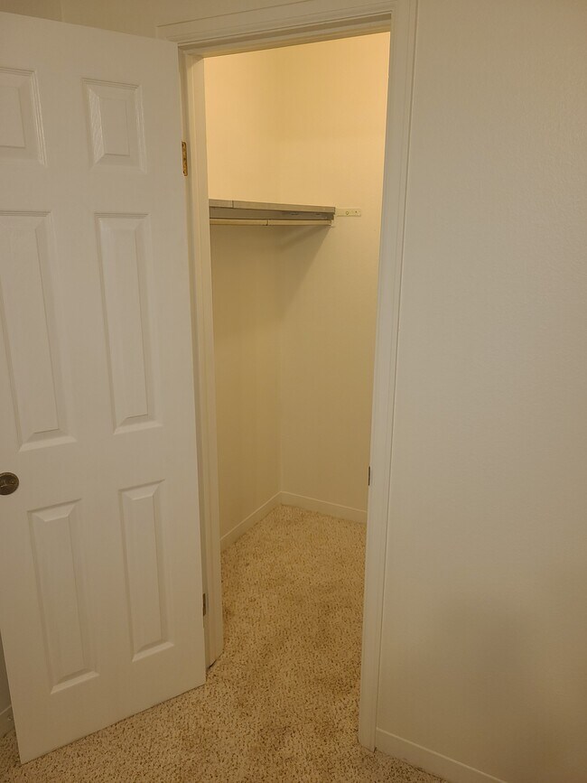 Building Photo - 1315 Kirkwood Dr