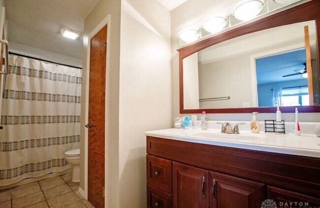 Building Photo - 1397 Sanzon Dr