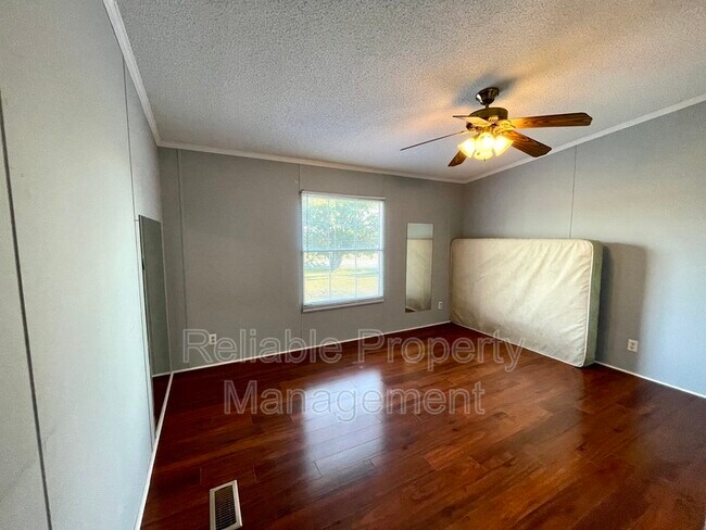 Building Photo - 6433 Slabtown Rd