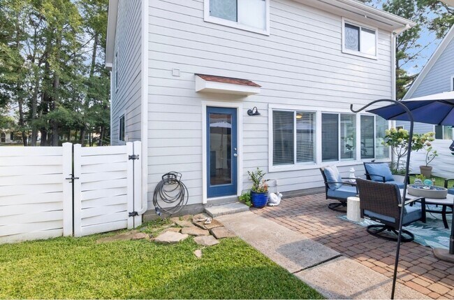 Building Photo - 6118 Spruce Bough Ct