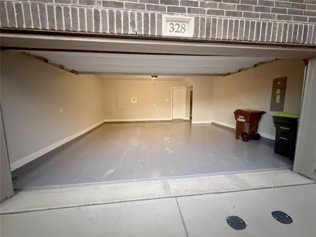 Building Photo - 328 Greenhouse Dr