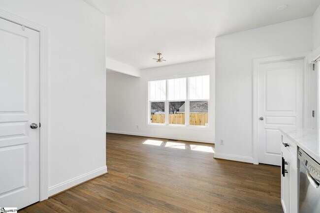 Building Photo - 309 Echols St