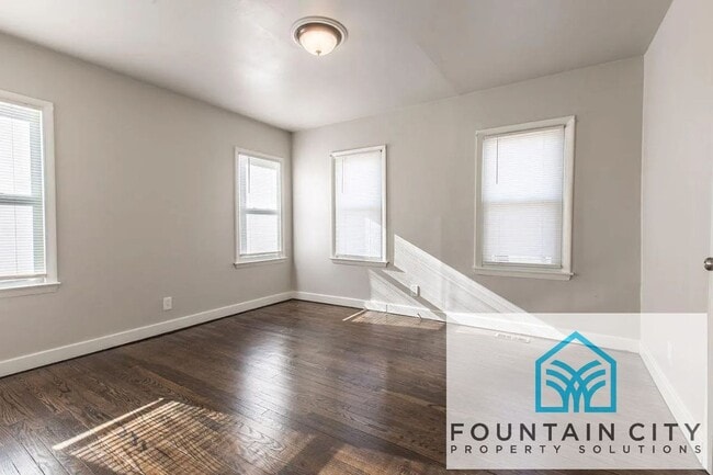 Building Photo - 3901 N Spruce Ave