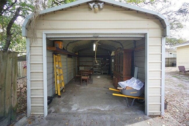 Building Photo - 5611 N McKay Ave