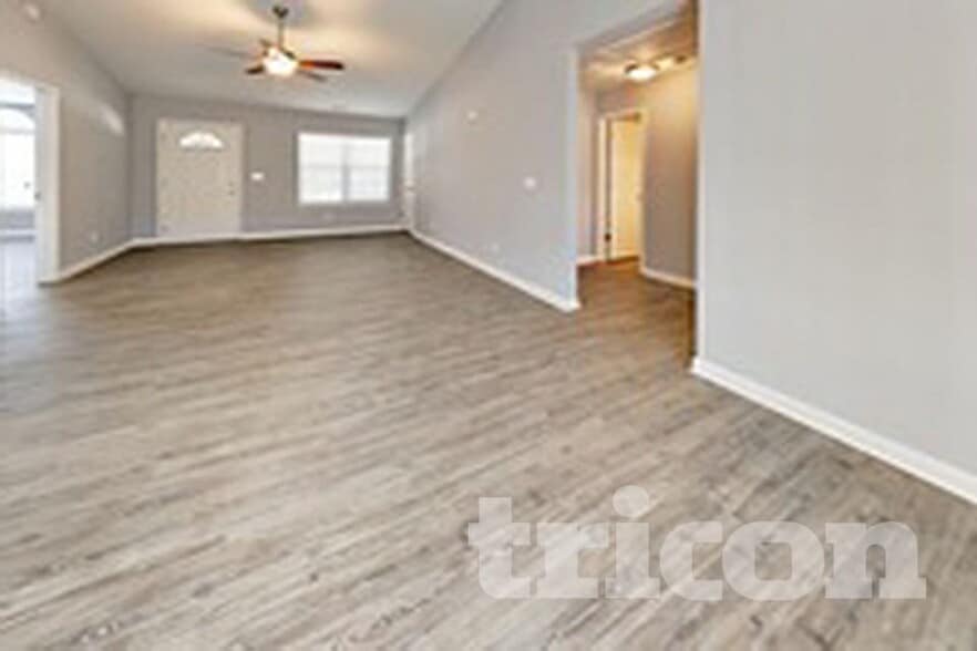 Building Photo - 793 Sir Raleigh Dr