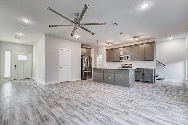 Building Photo - 4677 Bellfort Ave