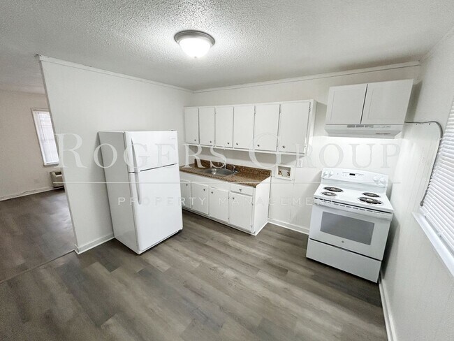 Building Photo - #450 - 412-414 Ridley St Duplex