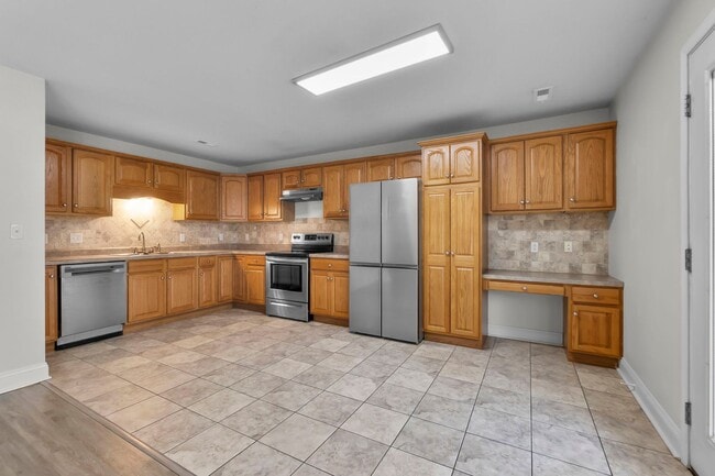 Building Photo - 2644/2646 Travelers Way