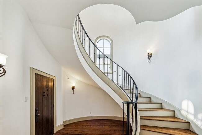 Building Photo - 4800 Palm St