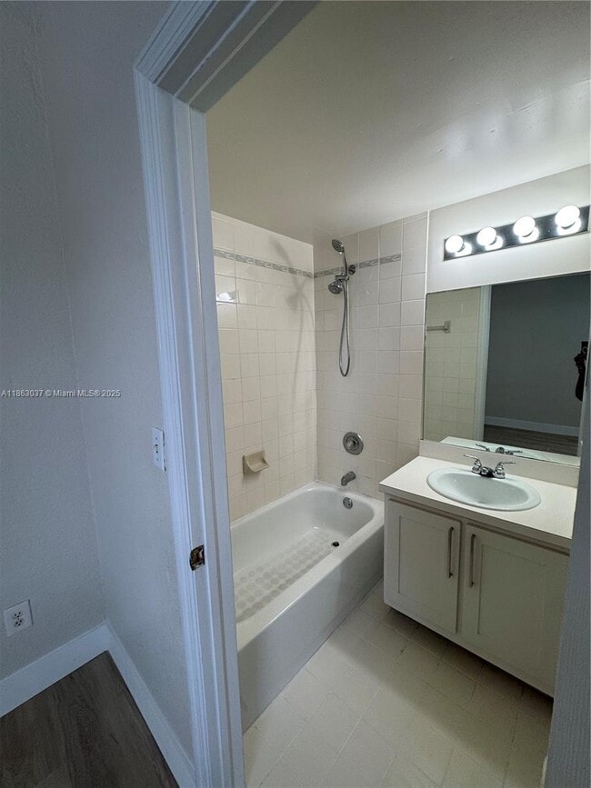 Building Photo - 775 SW 148th Ave
