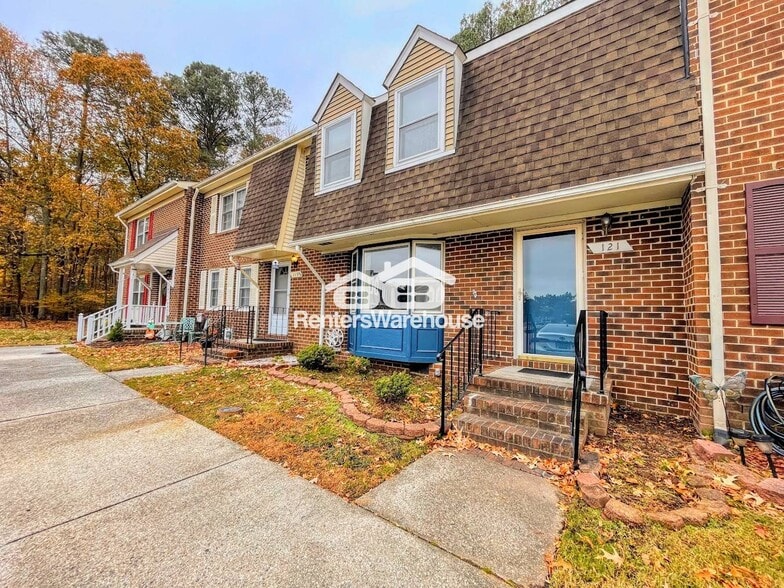 Building Photo - 121 Charles Parish Dr