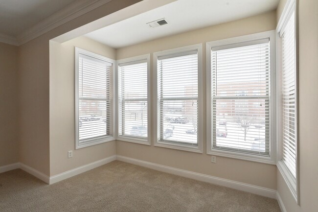 Building Photo - 960 Perry St