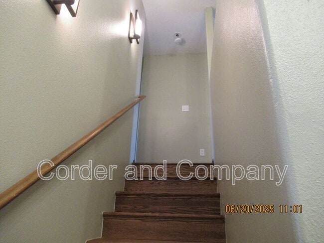Building Photo - 819 Tumulus Dr NW