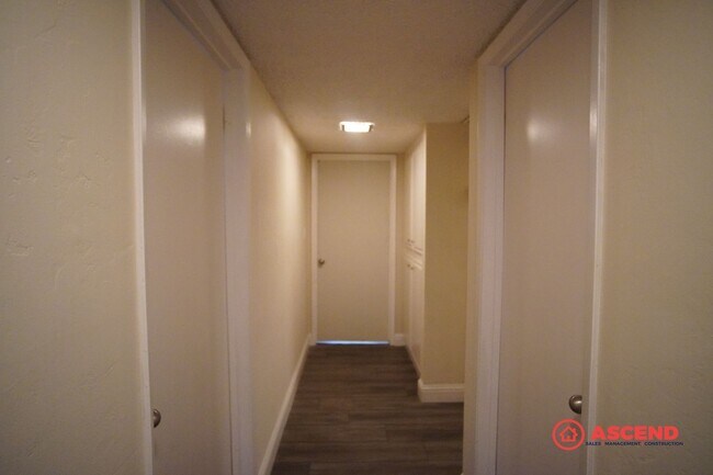 Building Photo - Phenomenal Home Located In Gated Community!