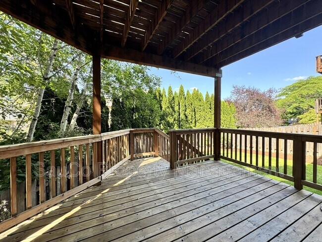 Building Photo - 13257 SW Maplecrest Ct
