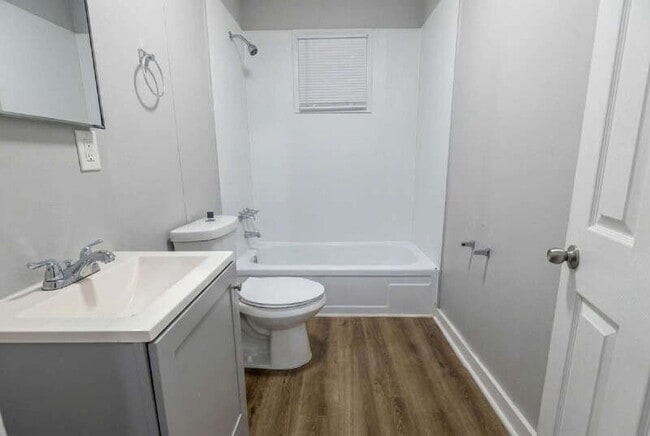 Building Photo - 625 E Wall St