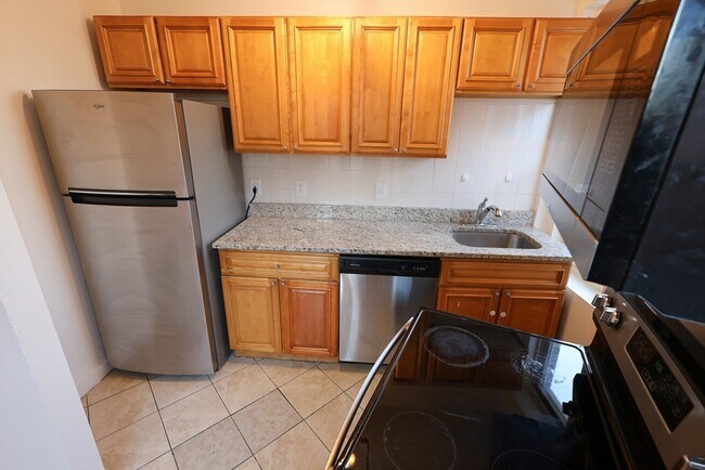 Building Photo - 1 Kenilworth St