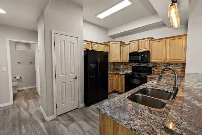 Building Photo - 6679 Bethesda Point