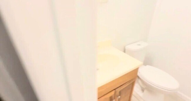 Building Photo - Meridian Apartments Your Gateway to Everything in Hampton Roads