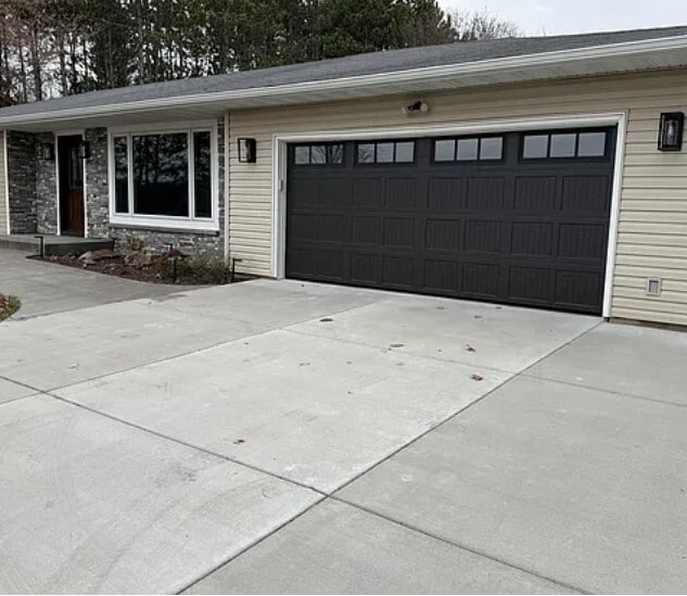 Primary Photo - 4346 Deerfield Rd