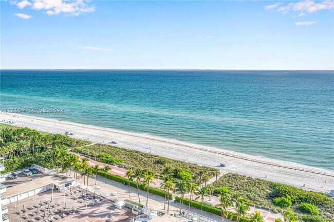 Building Photo - 5001 Collins Ave