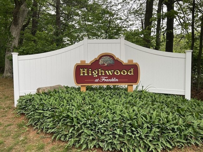 Building Photo - 97 Highwood Dr