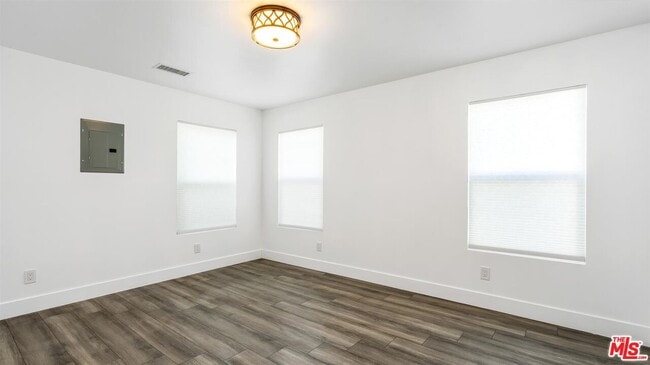 Building Photo - 16947 Dalton Ave