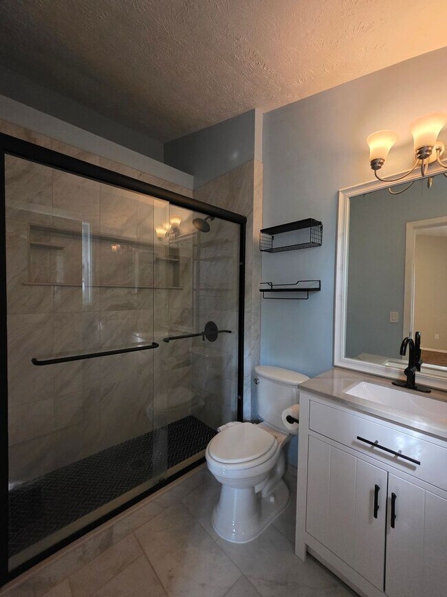 Building Photo - 2507 Queen Anne Ct