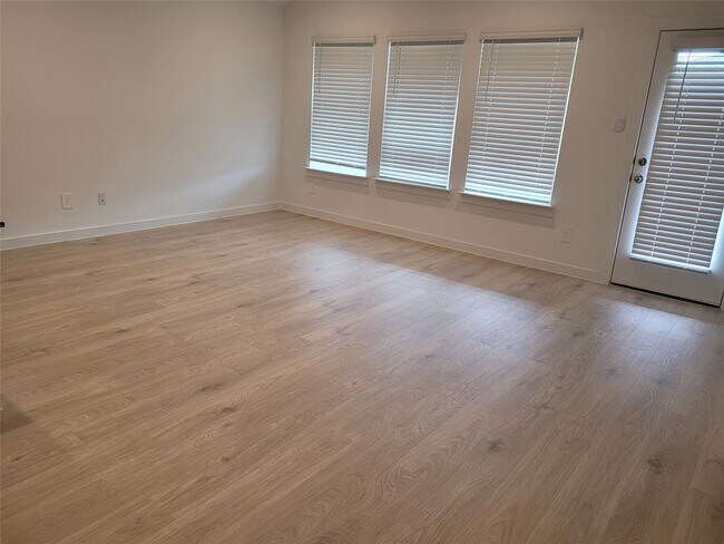 Building Photo - 4951 Pne Hvn Ln