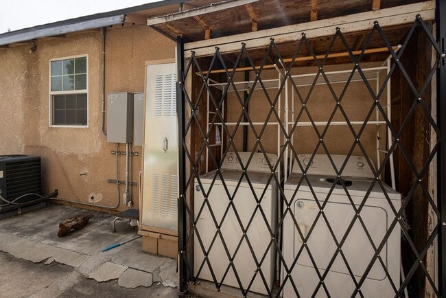 Building Photo - 3463 Plata St