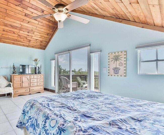 Building Photo - 202 W Canal Dr