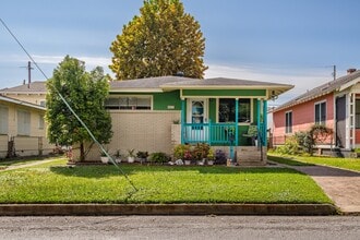 Building Photo - 4511 Avenue Q