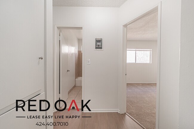 Building Photo - 8337 Cedros Ave