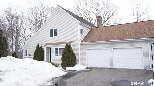 Building Photo - 328 Navajo Loop