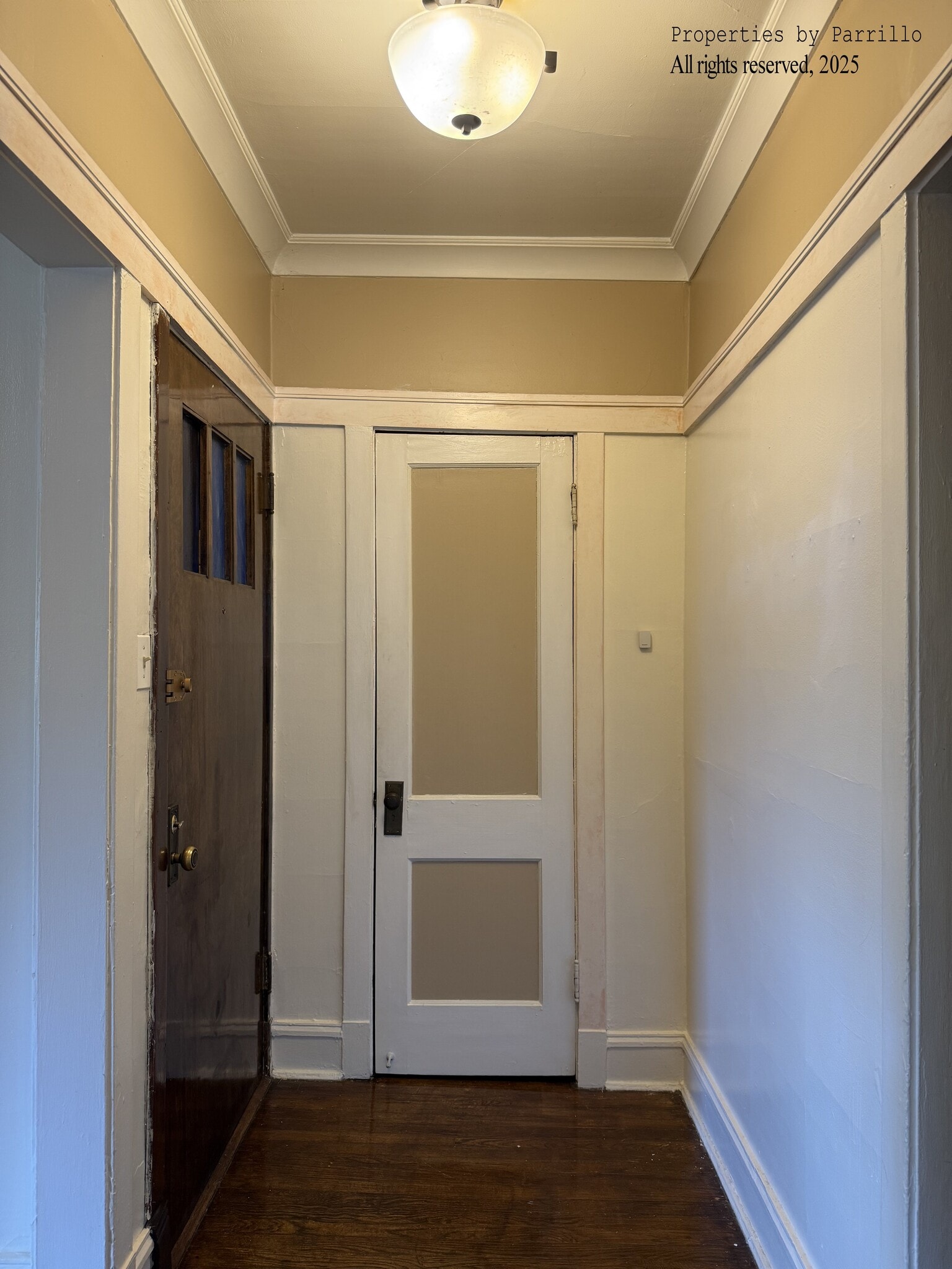 Foyer {1338 West Winona Street, Unit: 3} - 1338 W Winona St