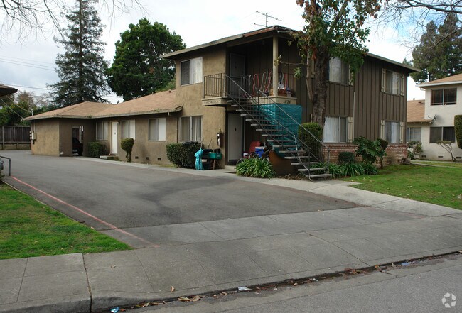 Building Photo - 1124 Ayala Dr