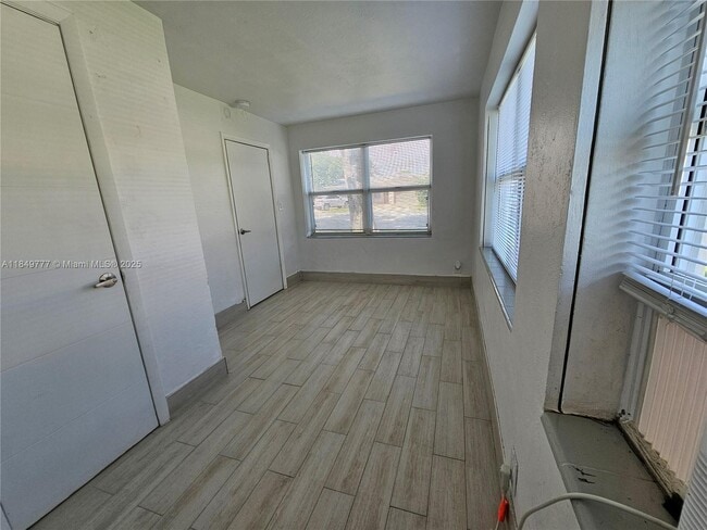 Building Photo - 26 SE 13th Terrace