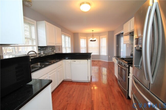 Building Photo - 11528 Pinedale Dr