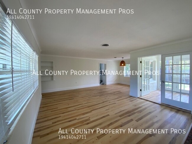 Building Photo - 4930 Bay Shore Rd