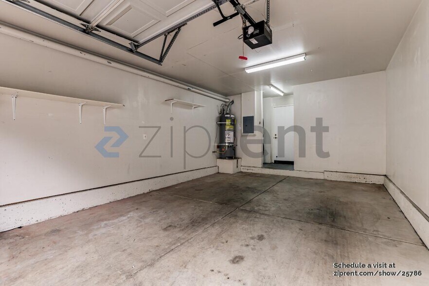 Building Photo - 821 Printempo Pl