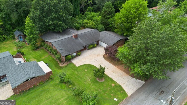 Building Photo - 3543 Cloudland Dr