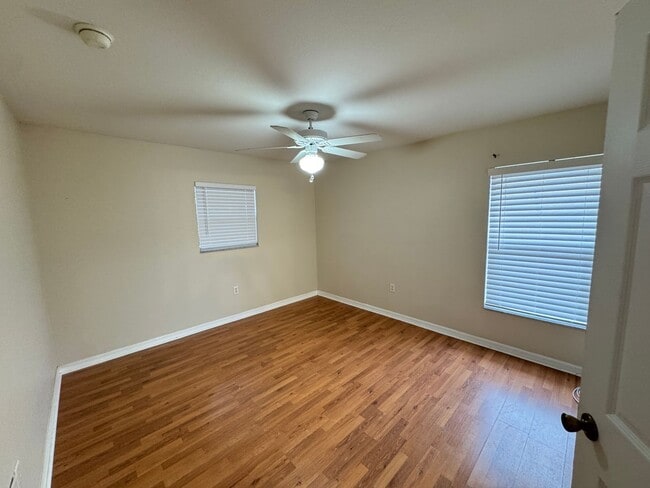 Building Photo - $300 OFF A MONTH OF RENT! Lovely, Spacious 2 Bedroom, 2 Bathroom Home in Sebring!!