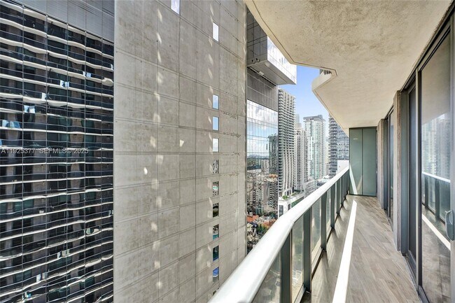 Building Photo - 801 S Miami Ave