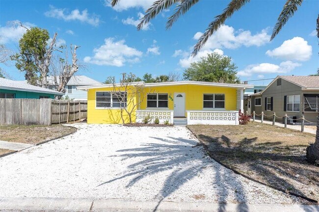 Building Photo - 333 72nd Ave