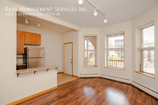 Building Photo - 6219 S Kenwood Ave