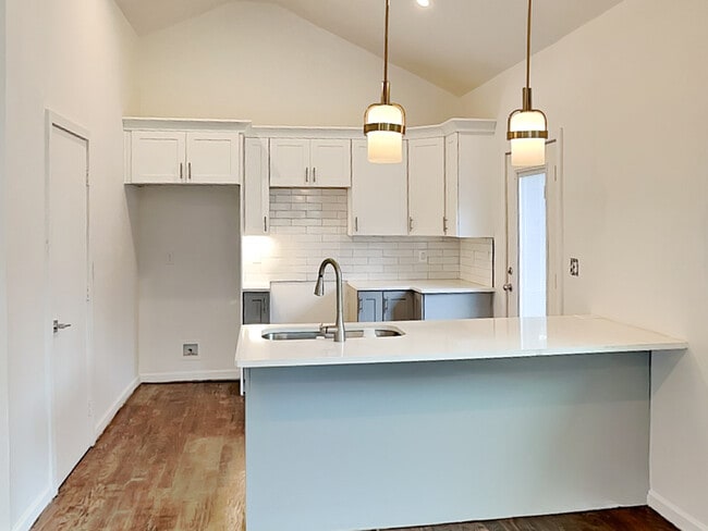 Building Photo - 304 Sciple Terrace NW